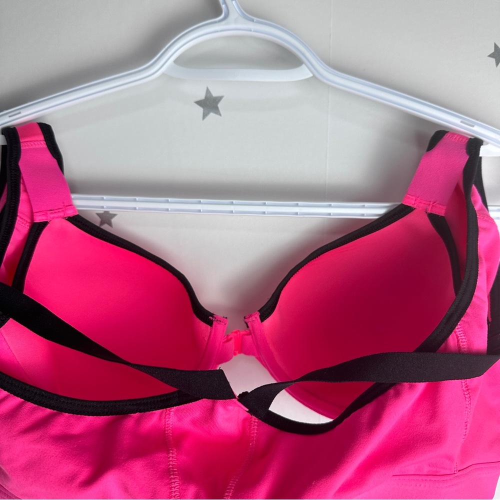 Victoria's Secret Pink VXS Front-Close Racerback
Sports Bra New without tag 32C - Picture 6 of 14